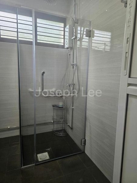 Room (HDB) for Rent in  124 Pasir Ris Street 11 - Image 2